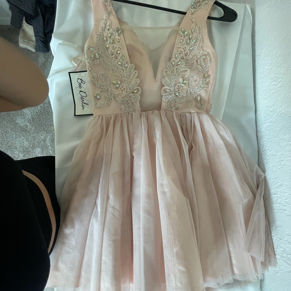 Bee Darlin Dress - Picture 1 of 5